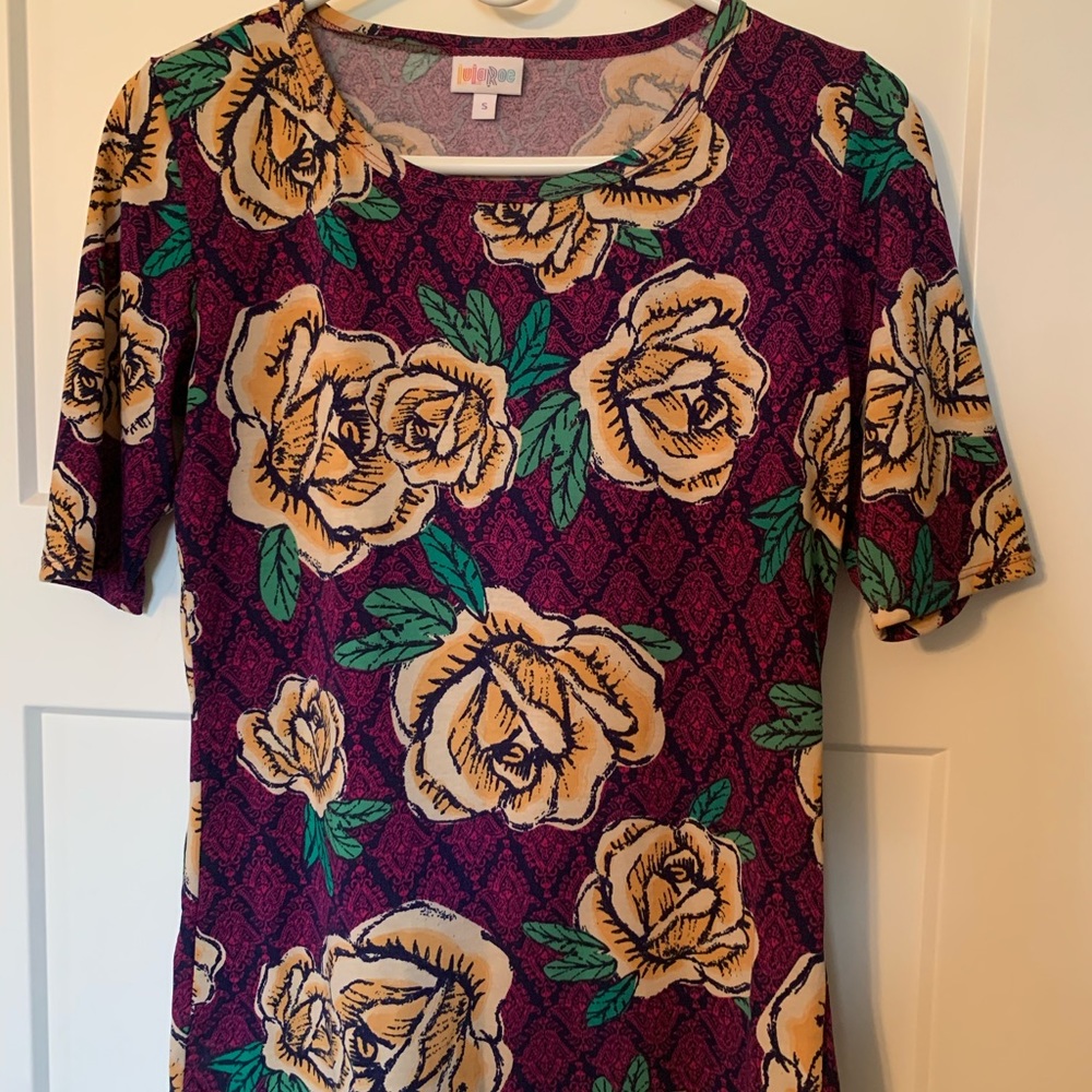 Lularoe GiGi top